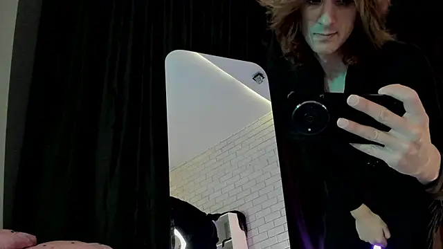 Anjela Botton online show from December 2025 06:23:01 PM