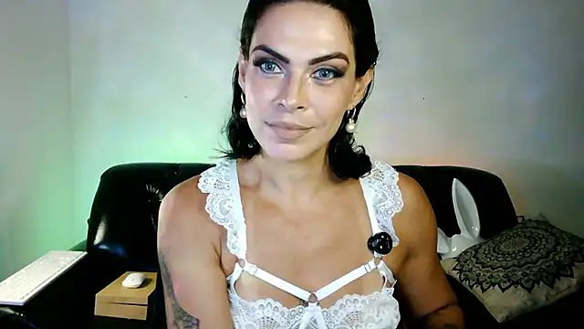 Snapshot of Veronnaink chatting on April 2026 03:42:02 PM Veronnaink online show from April 2026 03:42:02 PM