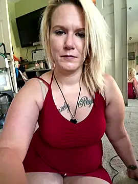 Snapshot of RhondaRump chatting on September 2025 02:10:01 PM RhondaRump online show from September 2025 02:10:01 PM