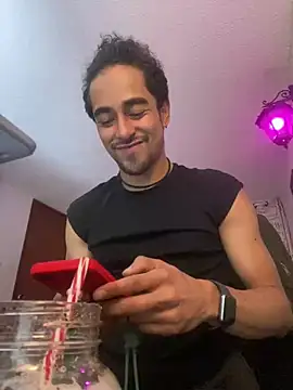 Snapshot of Oliver_11Ed chatting on April 2026 01:25:01 AM Oliver 11Ed online show from April 2026 01:25:01 AM