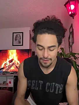 Snapshot of Oliver_11Ed chatting on April 2026 03:15:02 AM Oliver 11Ed online show from April 2026 03:15:02 AM