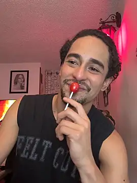 Snapshot of Oliver_11Ed chatting on April 2026 05:08:02 AM Oliver 11Ed online show from April 2026 05:08:02 AM