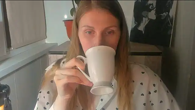 JuliaMuuun online show from April 2026 09:16:01 PM