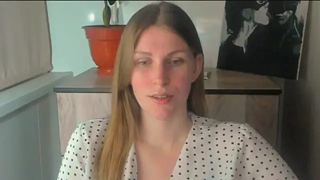 JuliaMuuun online show from April 2026 10:32:02 PM