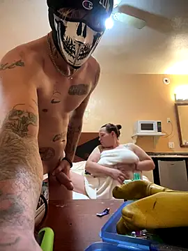 Step1s online show from November 2025 10:02:01 PM