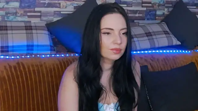 Snapshot of GrayLunna chatting on December 2025 06:17:02 AM GrayLunna online show from December 2025 06:17:02 AM