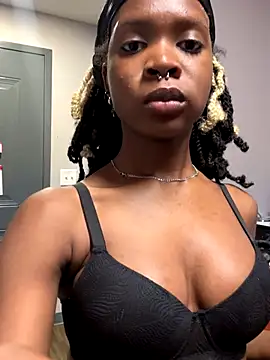 Snapshot of TumieSupreme chatting on September 2025 01:16:02 AM TumieSupreme online show from September 2025 01:16:02 AM