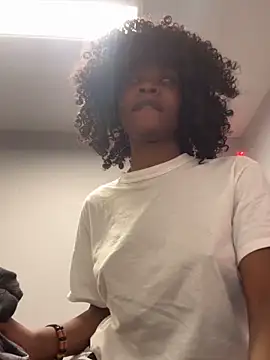 Snapshot of TumieSupreme chatting on October 2025 03:35:02 PM TumieSupreme online show from October 2025 03:35:02 PM