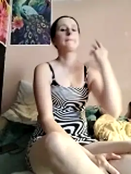 Snapshot of HardCouple33 chatting on May 2026 06:23:02 PM HardCouple33 online show from May 2026 06:23:02 PM