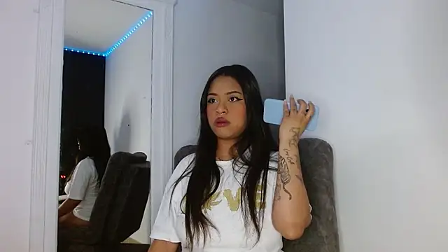 Snapshot of reina_reina chatting on February 2026 02:32:01 AM reina reina online show from February 2026 02:32:01 AM