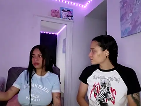 Snapshot of reina_reina chatting on March 2026 04:40:01 AM reina reina online show from March 2026 04:40:01 AM