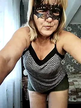 Snapshot of AliceGold5231 chatting on June 2026 05:34:01 AM AliceGold5231 online show from June 2026 05:34:01 AM