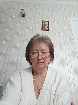 Snapshot of AlikaSwan5821 chatting on February 2026 01:37:02 PM AlikaSwan5821 online show from February 2026 01:37:02 PM