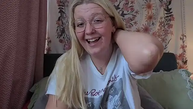 Daisyxoxo  online show from April 2026 08:52:02 AM