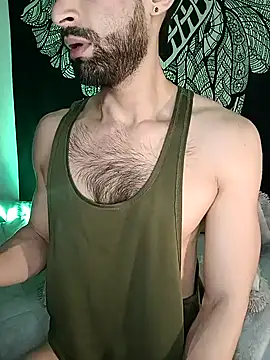 Snapshot of Enzo-wolf33 chatting on September 2025 11:32:02 PM Enzo-wolf33 online show from September 2025 11:32:02 PM