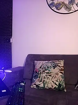 Snapshot of Enzo-wolf33 chatting on October 2025 06:47:02 AM Enzo-wolf33 online show from October 2025 06:47:02 AM