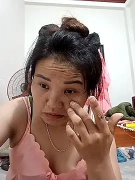 Snapshot of Heulwen-22 chatting on September 2025 08:10:02 PM Heulwen-22 online show from September 2025 08:10:02 PM