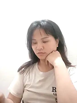 Snapshot of Heulwen-22 chatting on September 2025 03:06:02 PM Heulwen-22 online show from September 2025 03:06:02 PM