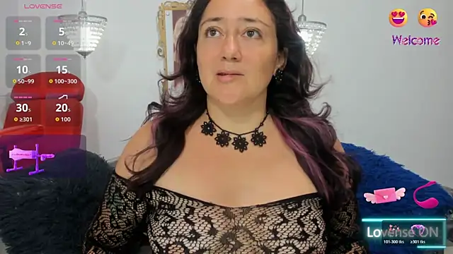 naughty milf esmeralda online show from April 2026 02:37:02 AM