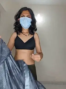 Shivani2002 online show from June 2026 04:49:01 PM