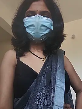 Shivani2002 online show from June 2026 07:44:01 AM