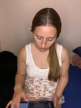 Cutie blondie online show from September 2025 05:58:01 PM