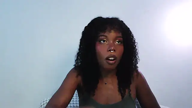 Snapshot of SparklingSoleil chatting on October 2025 09:24:01 PM SparklingSoleil online show from October 2025 09:24:01 PM