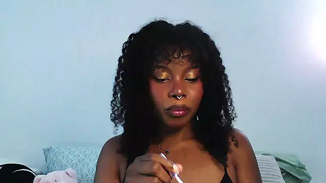 Snapshot of SparklingSoleil chatting on October 2025 07:25:02 PM SparklingSoleil online show from October 2025 07:25:02 PM