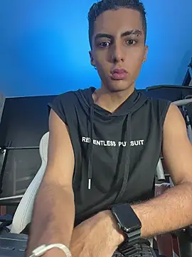 Snapshot of Mister_Obsession chatting on November 2025 07:04:01 PM Mister Obsession online show from November 2025 07:04:01 PM