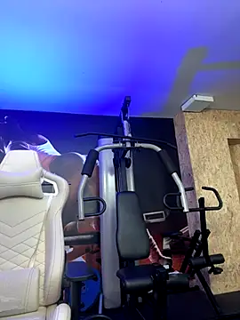 Snapshot of Mister_Obsession chatting on November 2025 07:01:02 PM Mister Obsession online show from November 2025 07:01:02 PM