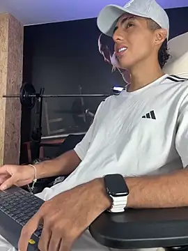 Snapshot of Mister_Obsession chatting on November 2025 06:17:01 PM Mister Obsession online show from November 2025 06:17:01 PM