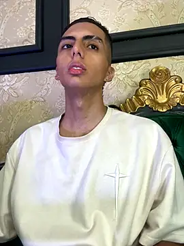 Snapshot of Mister_Obsession chatting on November 2025 06:52:02 PM Mister Obsession online show from November 2025 06:52:02 PM