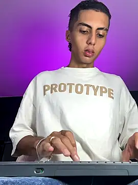 Snapshot of Mister_Obsession chatting on November 2025 07:06:01 PM Mister Obsession online show from November 2025 07:06:01 PM