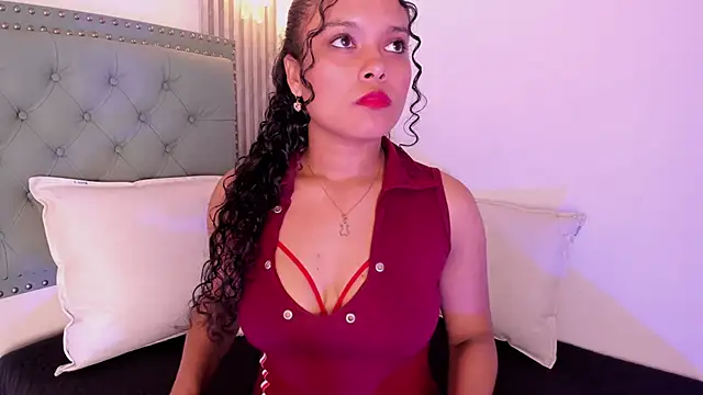 Snapshot of ValeriaJulio_ chatting on November 2025 07:25:01 PM ValeriaJulio online show from November 2025 07:25:01 PM