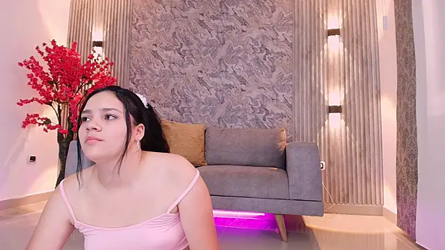 Snapshot of karlie_small chatting on September 2025 07:47:01 PM karlie small online show from September 2025 07:47:01 PM