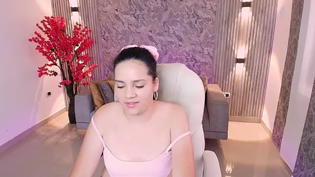 Snapshot of karlie_small chatting on September 2025 07:37:02 PM karlie small online show from September 2025 07:37:02 PM