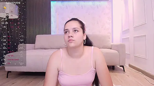 Snapshot of karlie_small chatting on October 2025 07:54:01 PM karlie small online show from October 2025 07:54:01 PM