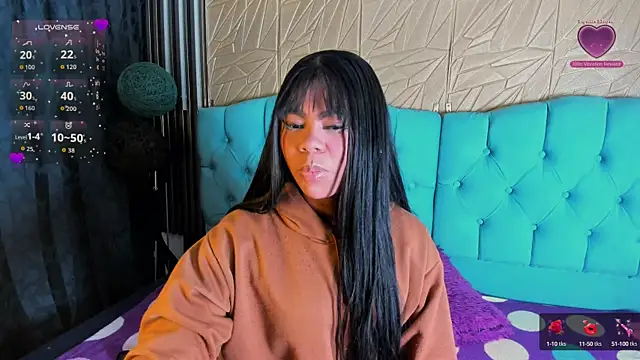 Luna Colinns online show from September 2025 01:54:02 PM