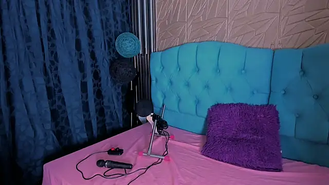 Luna Colinns online show from September 2025 12:54:01 PM