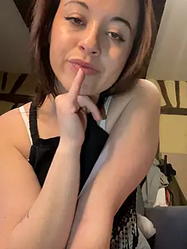Snapshot of Toto-pika chatting on April 2026 06:11:02 AM Toto-pika online show from April 2026 06:11:02 AM