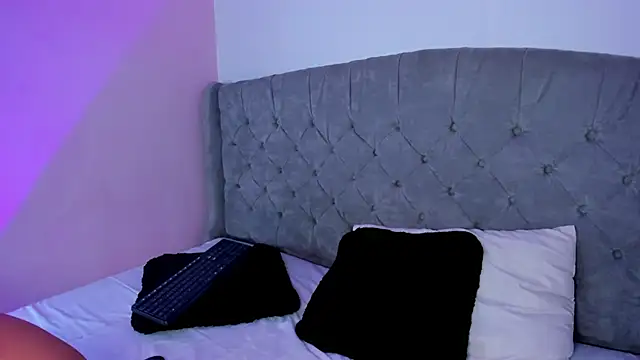 BianncaRibeiro online show from March 2026 09:43:02 PM