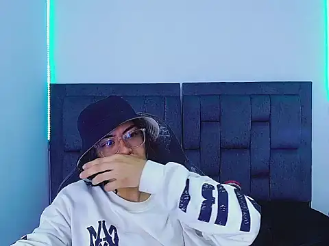 dirty model online show from October 2025 08:48:01 AM