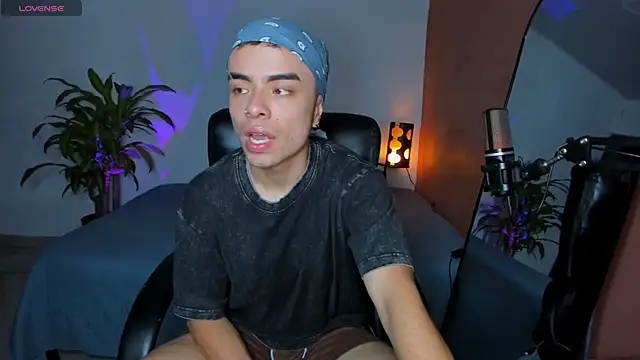 Snapshot of obzidyan chatting on October 2025 10:20:02 PM obzidyan online show from October 2025 10:20:02 PM