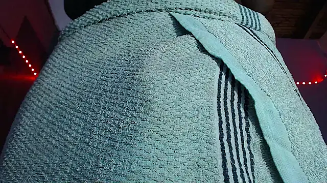 Snapshot of eebony_stallion chatting on March 2026 09:05:02 AM eebony stallion online show from March 2026 09:05:02 AM