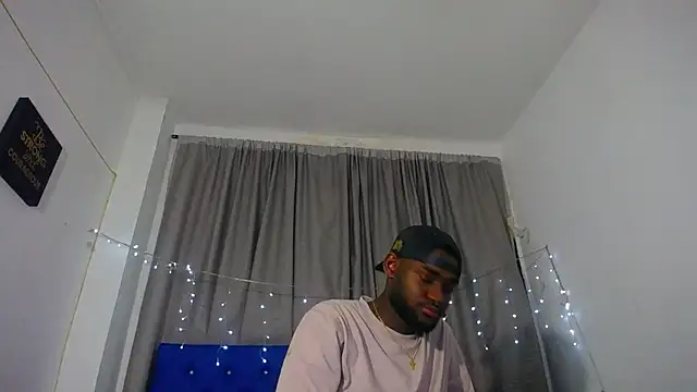 Snapshot of eebony_stallion chatting on March 2026 03:34:02 AM eebony stallion online show from March 2026 03:34:02 AM