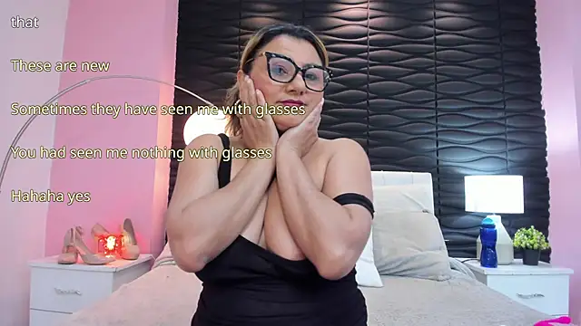 Nataly Foley online show from September 2025 12:49:02 PM