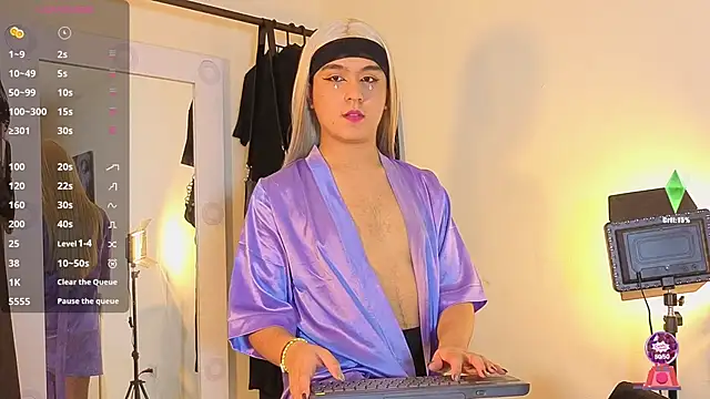 Snapshot of derek_greyy_ chatting on September 2025 06:41:02 PM derek greyy online show from September 2025 06:41:02 PM