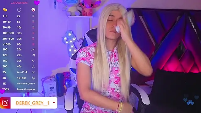 Snapshot of derek_greyy_ chatting on October 2025 09:35:02 PM derek greyy online show from October 2025 09:35:02 PM