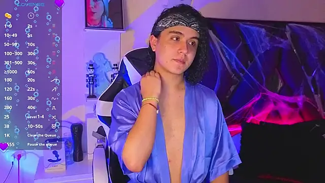 Snapshot of derek_greyy_ chatting on October 2025 08:37:02 PM derek greyy online show from October 2025 08:37:02 PM