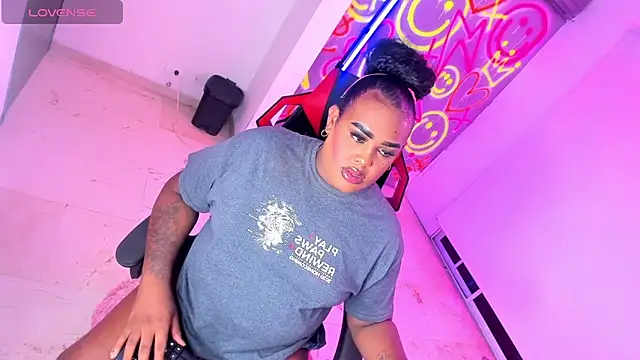 Snapshot of _EvaRouse chatting on September 2025 04:46:02 AM EvaRouse online show from September 2025 04:46:02 AM